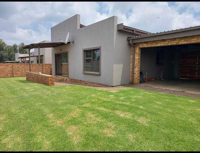 3 BEDROOM TOWNHOUSE FOR SALE IN MEYERTON SOUTH